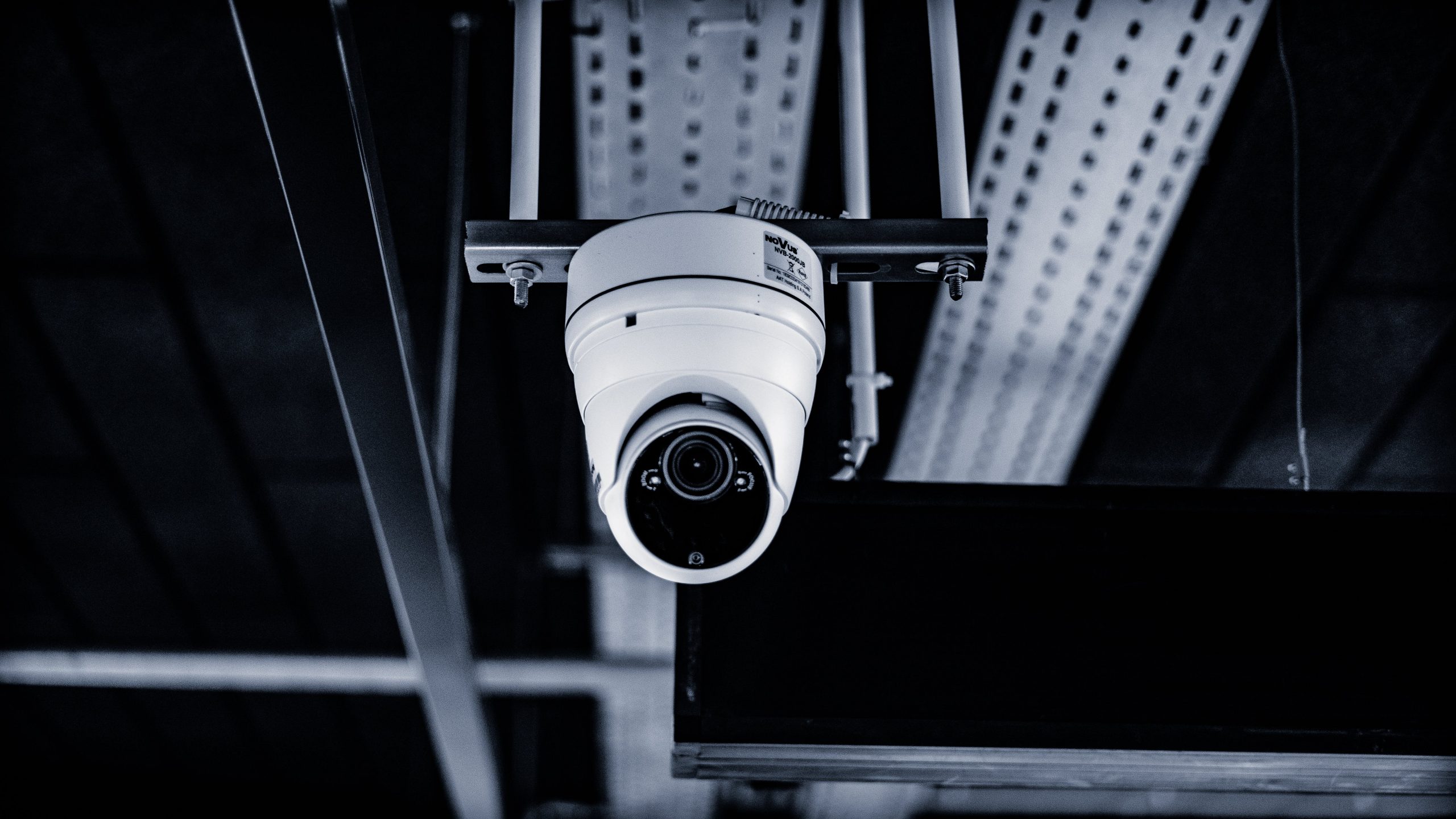 ¿Cámaras de vigilancia para grabar a mis empleados?